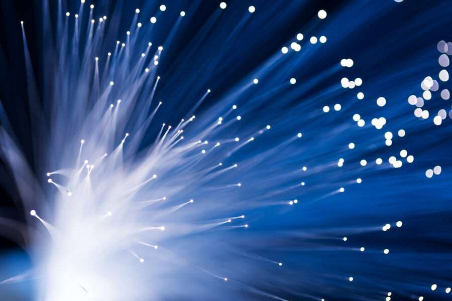 Comparing Fiber Optic Cables to Copper Cables in Data Center Connectivity