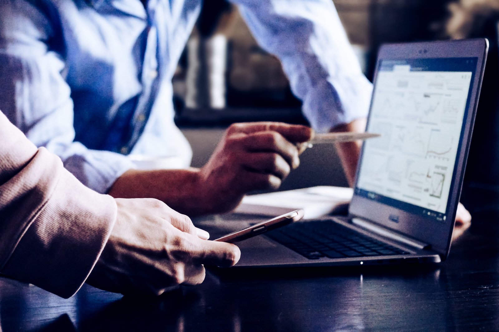 Choosing the Right Renewable Energy Supplier for Data Centers